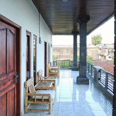 Готель Reddoorz @ Mataram Kuta 3 Екстер'єр фото
