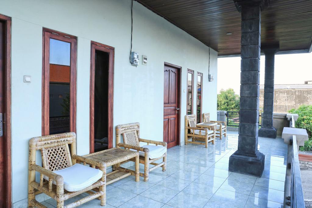 Готель Reddoorz @ Mataram Kuta 3 Екстер'єр фото